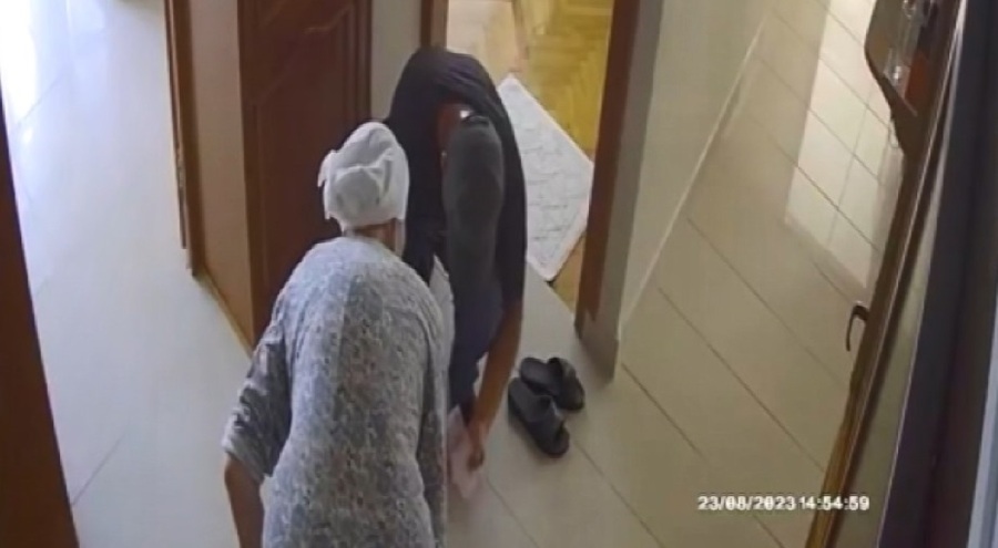 Eski teknik direktör Raşit Çetiner'in sesini taklit ederek annesini dolandırdılar