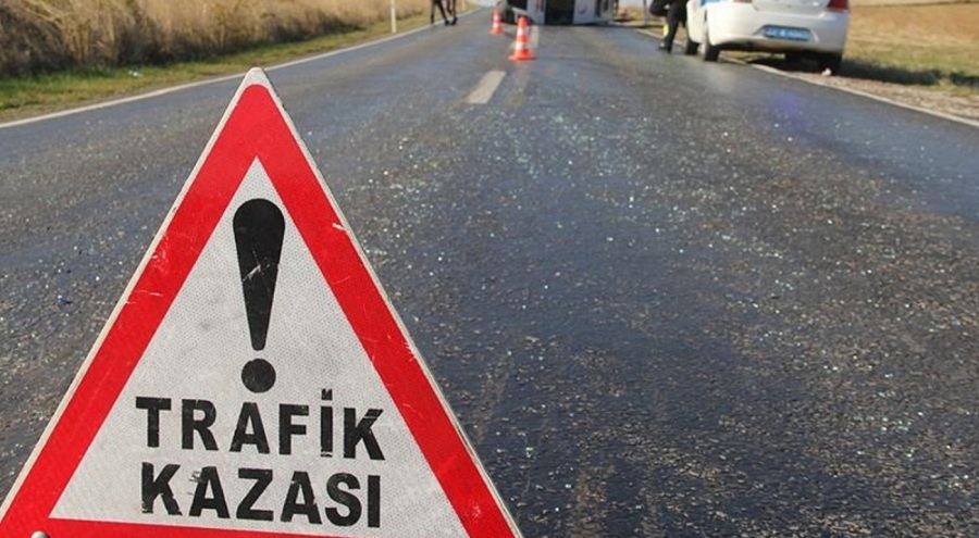 Cenazeye giderken kazada hayatını kaybetti