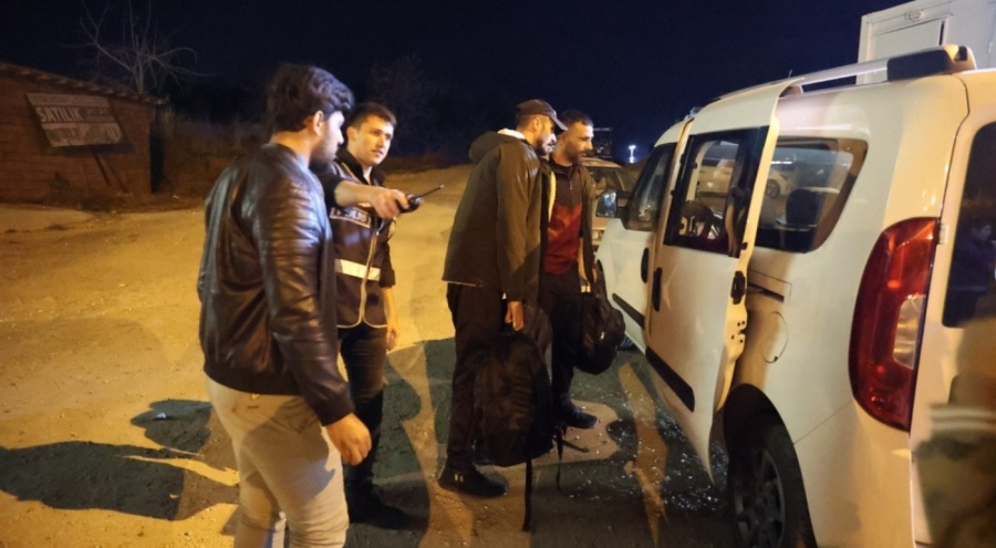 Edirne'de yasa dışı 24 kaçak göçmen yakalandı