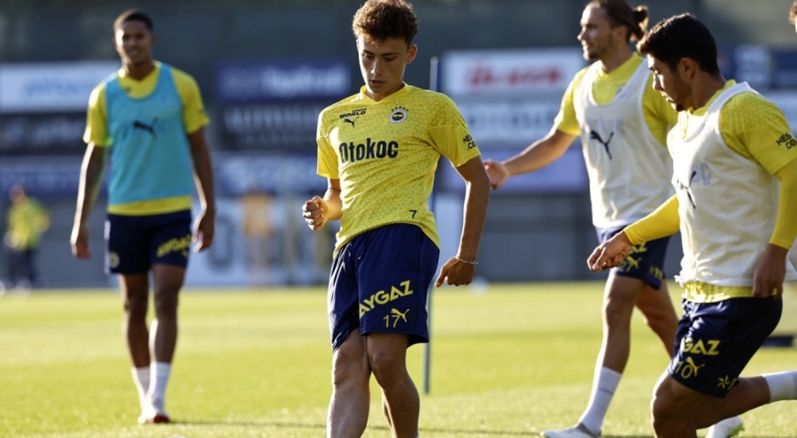 Fenerbahçe günü çift antrenmanla tamamladı