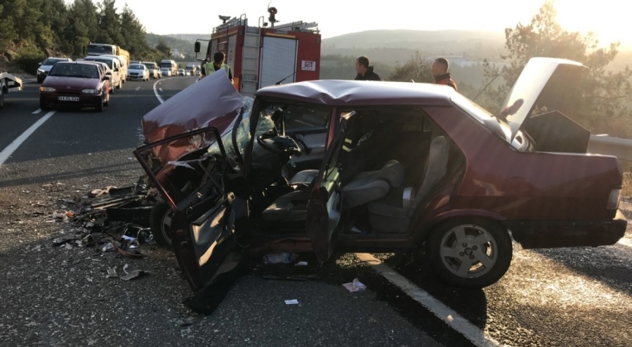 Kamyon ile otomobil çarpıştı! Yaralılar var