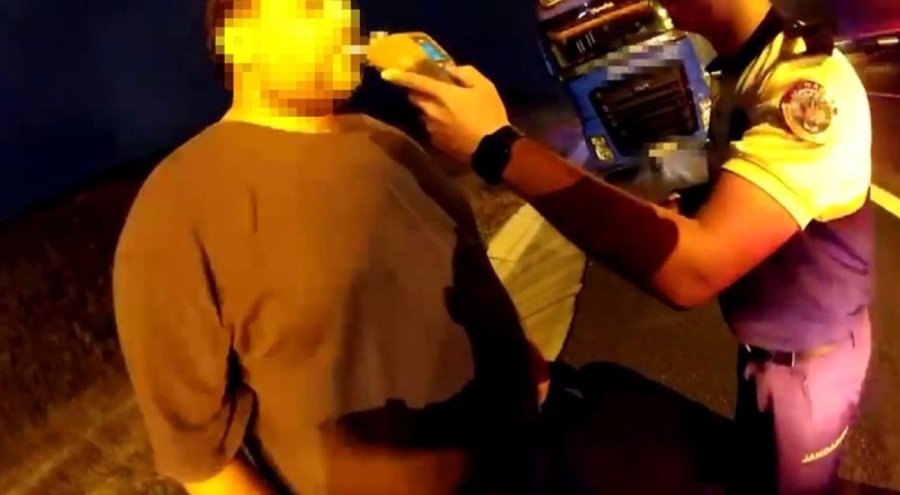 Trafikte TikTok canlı yayını yapan şoföre jandarmadan ceza!