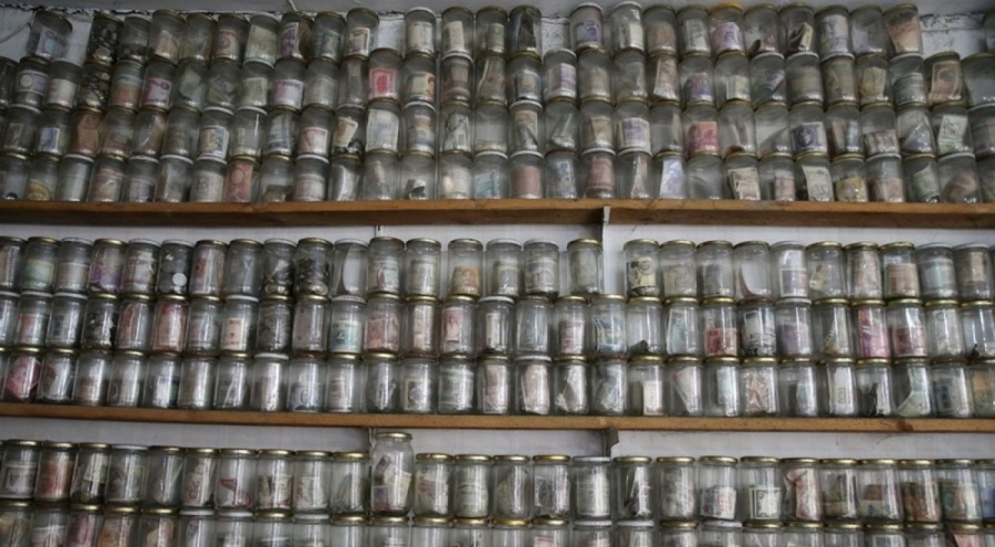 Yerde bulduğu parayla başladı! 34 yıllık koleksiyonunu müzeye çevirdi