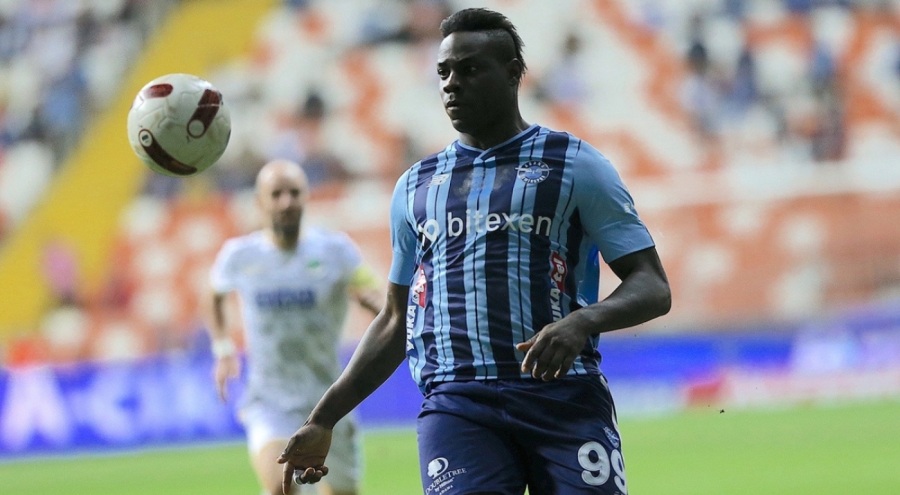 Balotelli'den Ibrahimovic'in eleştirisine Şampiyonlar Ligi kupasıyla cevap!