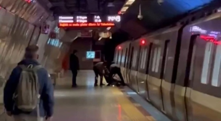 Raylara düştü! Son anda kurtarıldı