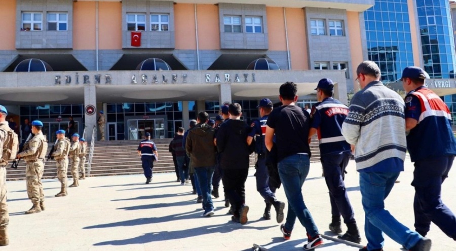 Yunanistan'a kaçmaya çalışan çok sayıda kişi yakalandı!