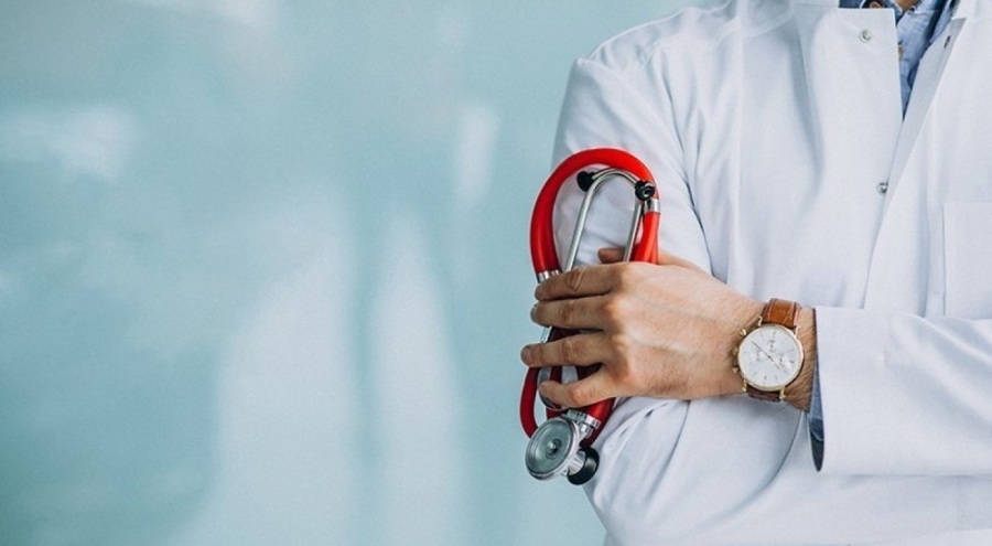 Emekli doktorlara görev çağrısı: Kamusal sağlık hizmeti bitebilir