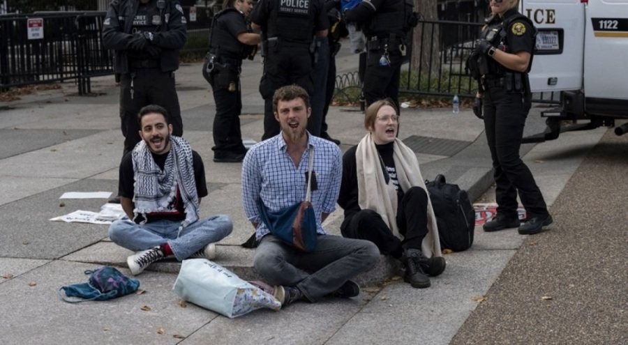 ABD'de  Beyaz Saray önünde ateşkes protestosu