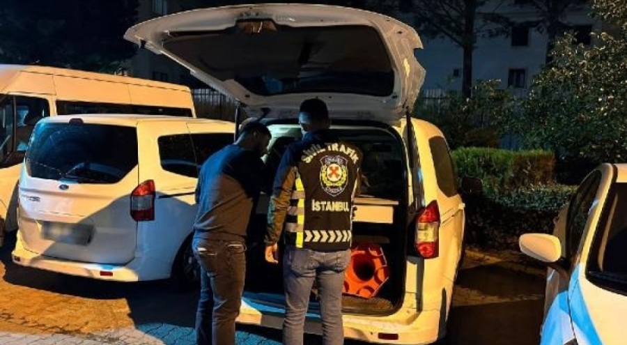 Yolu trafiğe kapatarak konvoy yapan 8 sürücüye ceza!