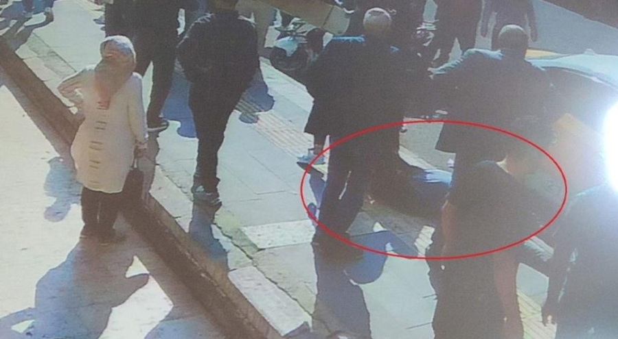 Öğrencilerin kavgasına aileler de dahil oldu: 1 kişi hayatını kaybetti, 3 yaralı