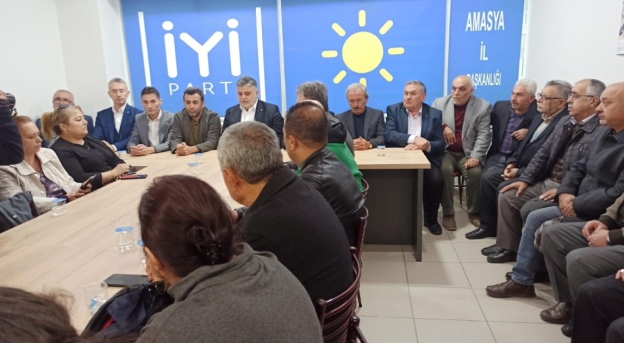 İYİ Parti'den 300 kişi istifa etti