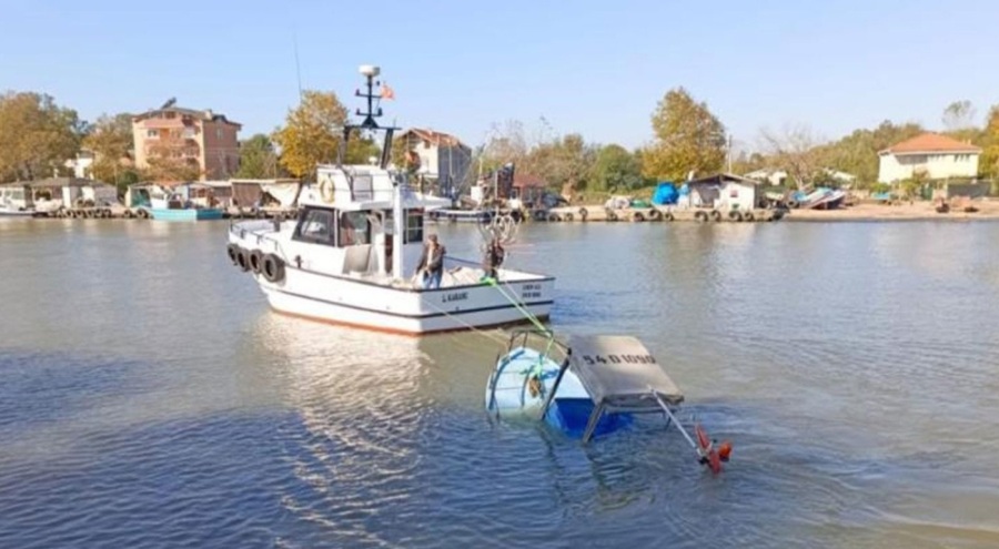 İki balıkçı teknesi ters dalga nedeniyle battı