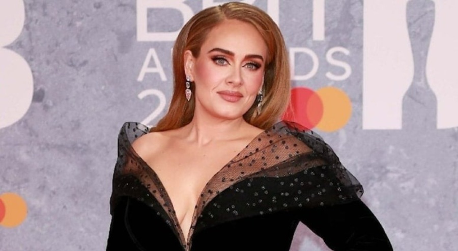 Ünlü şarkıcı Adele'den itiraf!