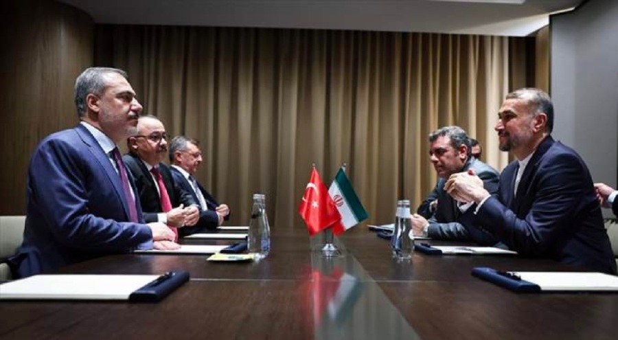 Bakanı Fidan, Cidde'de Iraklı ve İranlı mevkidaşlarıyla görüştü