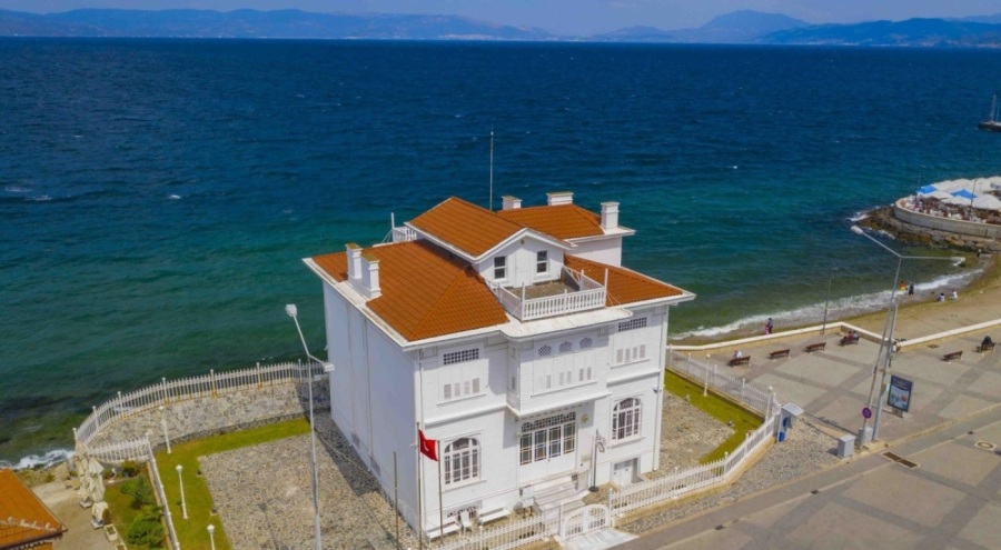 Mudanya'da 19 Ekim Muhtarlar Günü kutlandı