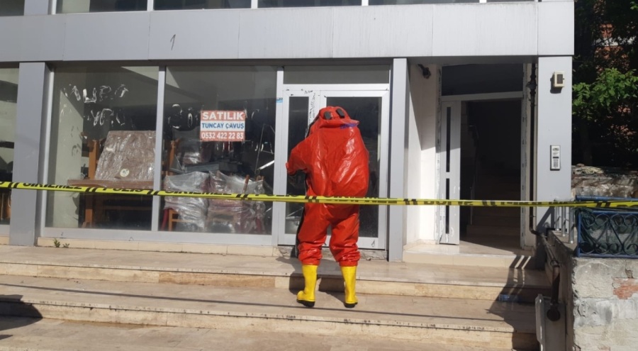 Kimyasal patlamanın olduğu binanın yanındaki apartmanda alarm