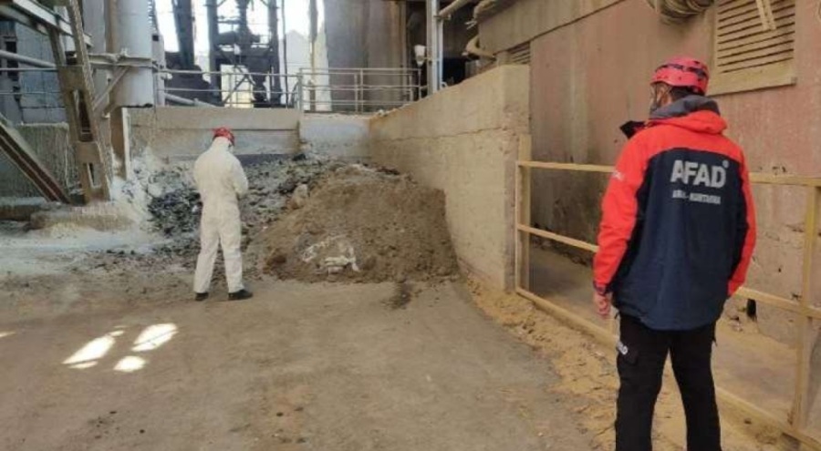 Çimento fabrikasında korkutan patlama! Yaralı var