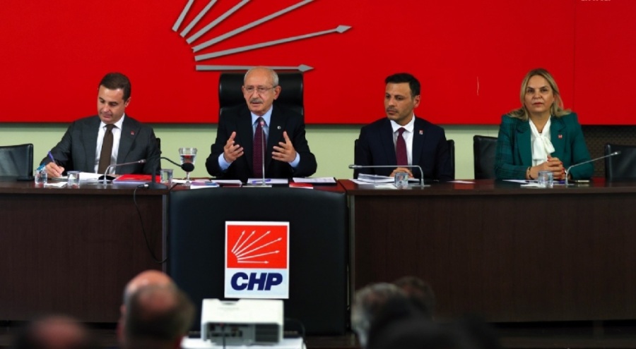 Kemal Kılıçdaroğlu; CHP İstanbul İl Başkanı Çelik, İl yönetimi ve İlçe Başkanlarını kabul etti