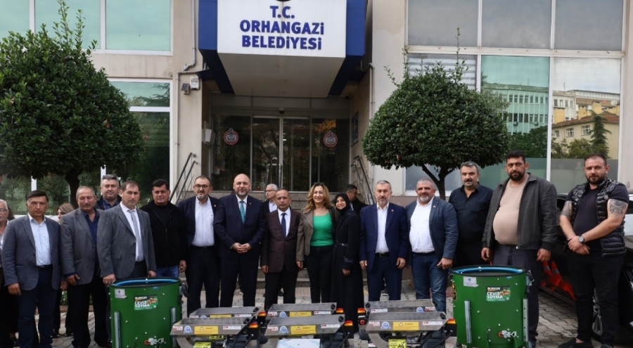 Bursa Büyükşehir'den ilçelere tarım makinesi