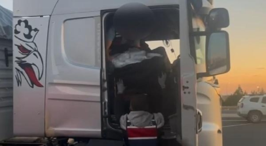 Yapılan arama sonucu TIR'da 121 kilo skunk ele geçirildi