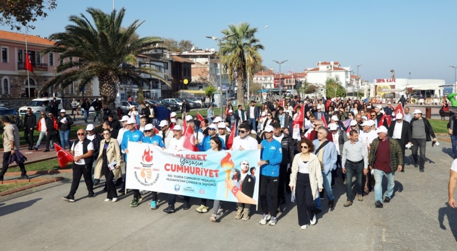 Başkan Türkyılmaz, 100. yılda Cumhuriyet için yürüyor