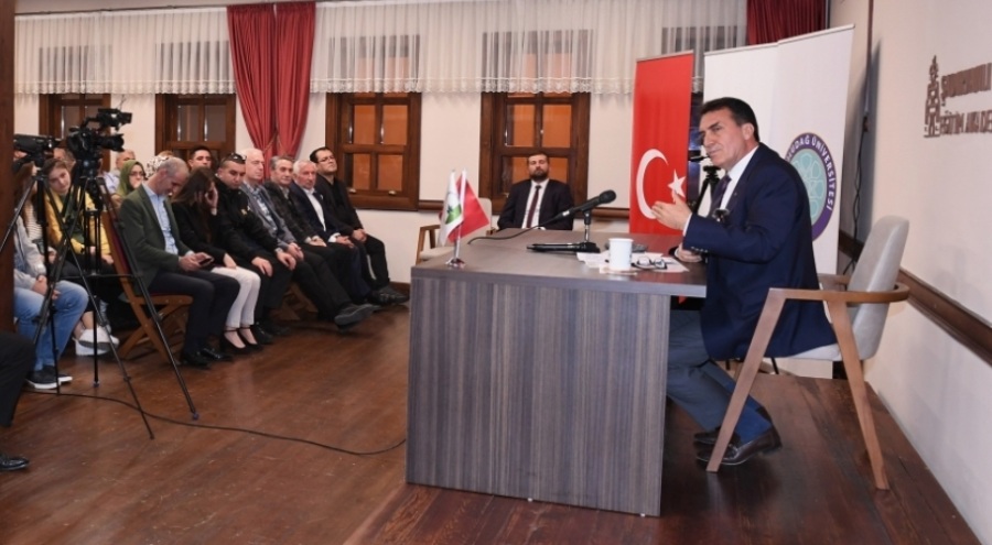 Bursa'da "Dış Türkler ve Türkiye" konulu konferans düzenlendi