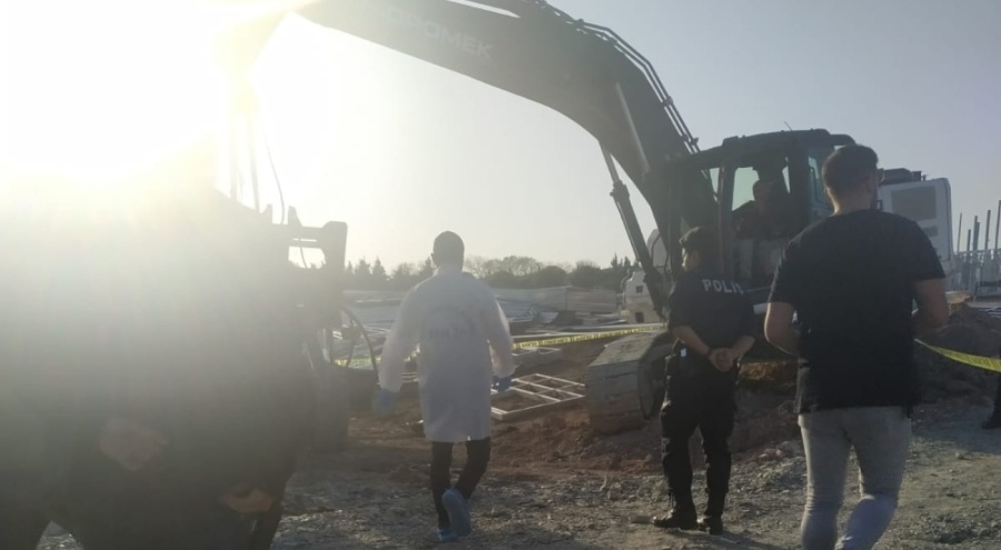 Üniversite kampüsündeki inşaatta vinçten düşen operatör can verdi