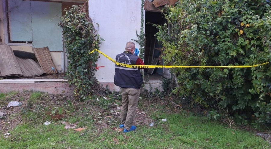 Metruk binada erkek cesedi bulundu