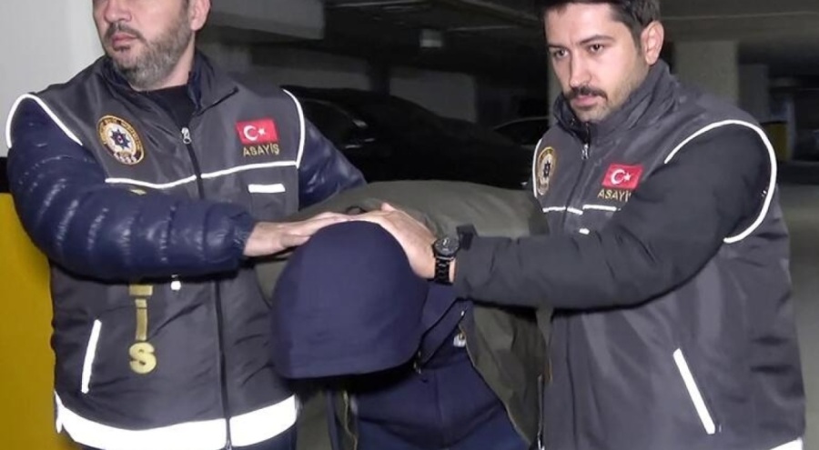 Eski eşini 14 yerinden bıçakladı!