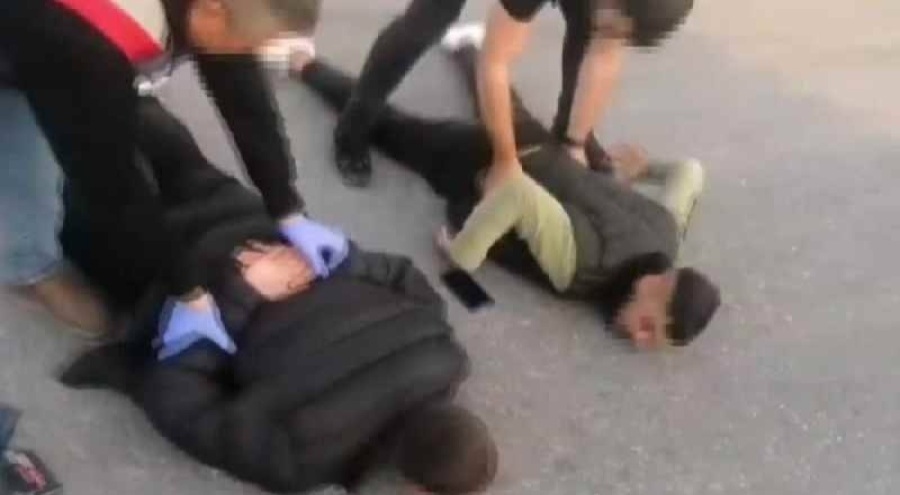 Sosyal medya üzerinden silah satanlara eş zamanlı operasyon