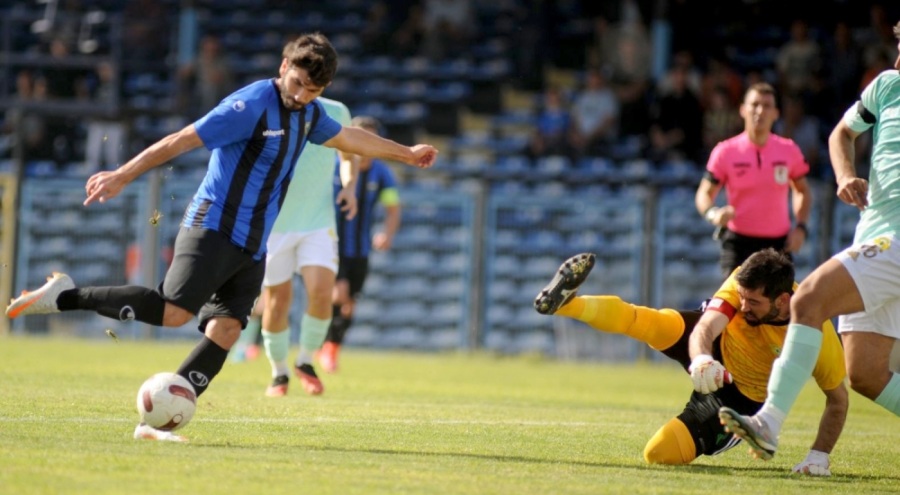 Karacabey Belediyespor - Esenler Erokspor: 0-2