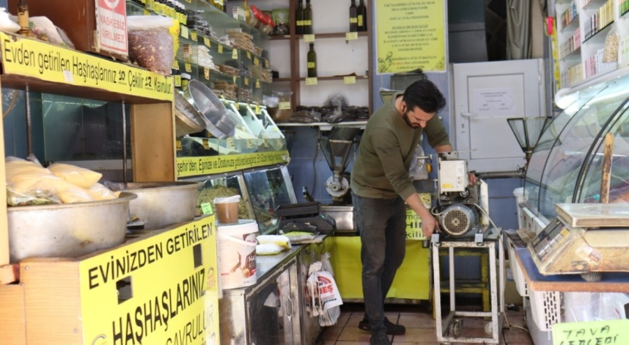 Aktarlık yapan esnaf: Sağlığınız için kaya tuzu kullanın