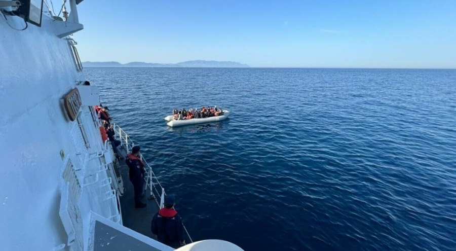 37 kaçak göçmen kurtarıldı