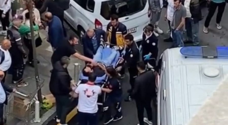 Bıçaklı eş dehşeti! Kocasını sokak ortasında göğsünden bıçakladı