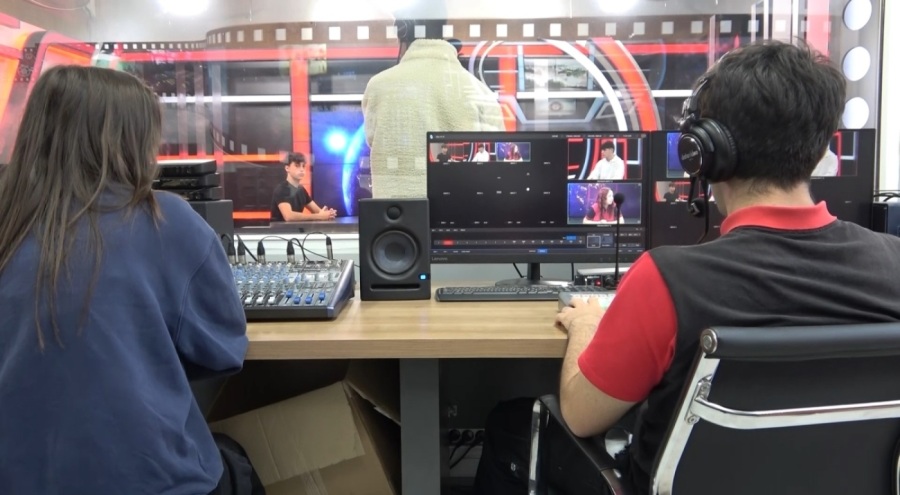 Geleceğin anchormanları Bursa'daki bu okulda yetişiyor