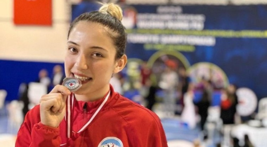 Milli sporcu kazada hayatını kaybetti!