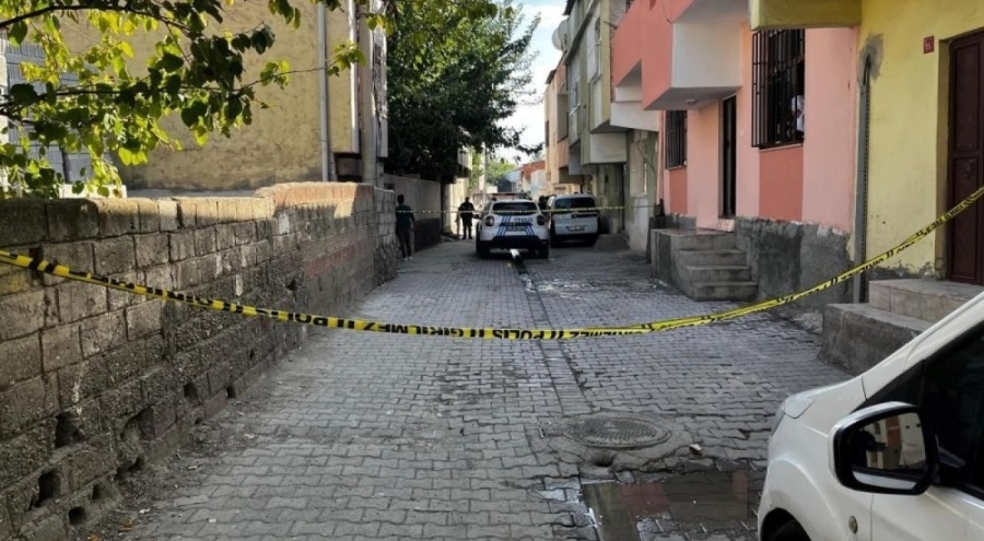 Komşuların tartışmasında kan aktı!