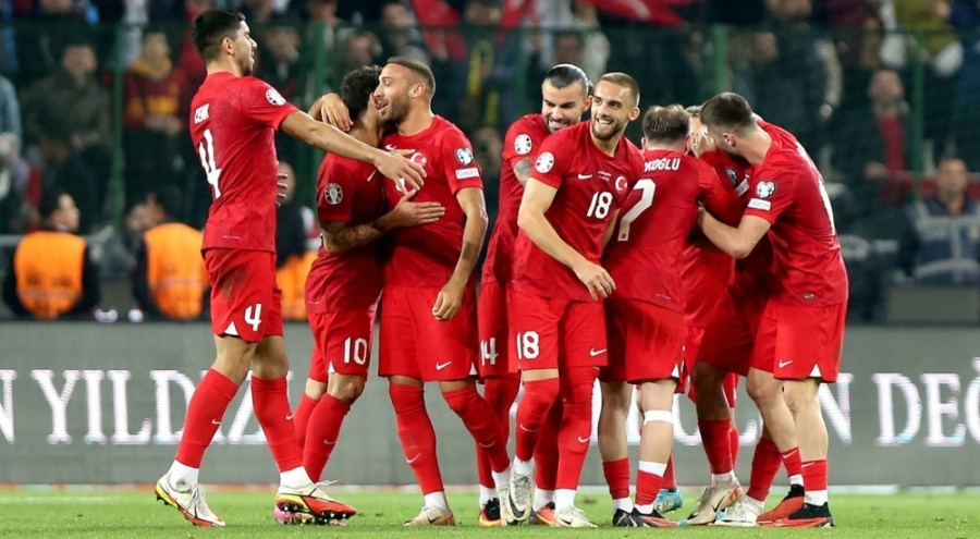 Almanya-Türkiye maçının biletleri satışa çıktı!