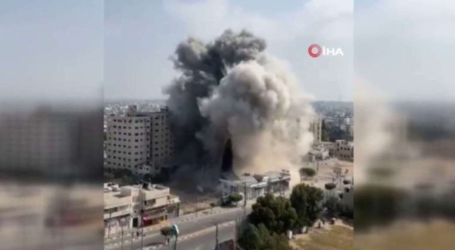 İsrail hastane yakınını bombaladı