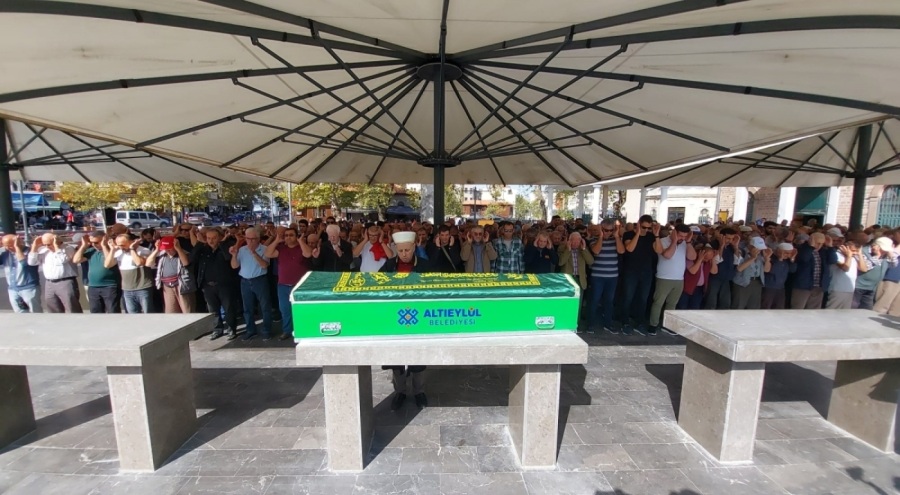 Milli Atlet Hikmet Şen son yolculuğuna uğurlandı