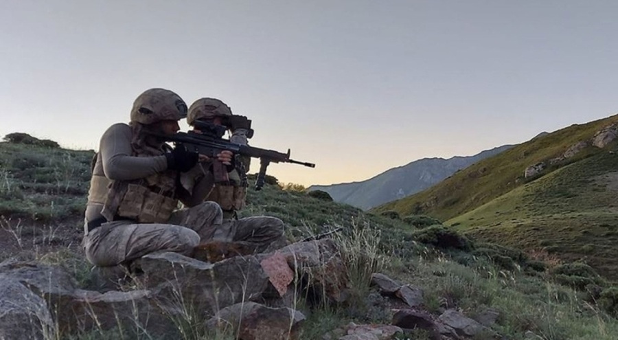 1'i turuncu 2'si gri kategoride 3 terörist etkisiz hale getirildi