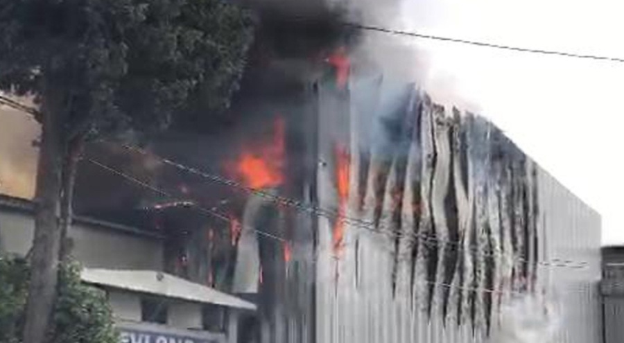 Kimyasal madde deposunda yangın!