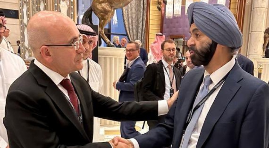 Bakan Mehmet Şimşek: Riyad'da yatırımcılarla verimli görüşmeler gerçekleştirdik