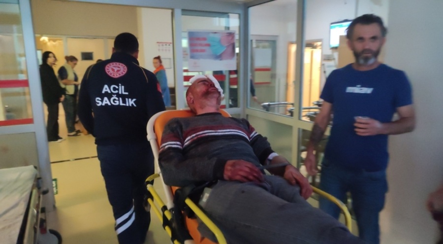 Bursa'da bıçaklı kavgada 2 kişi hastanelik oldu