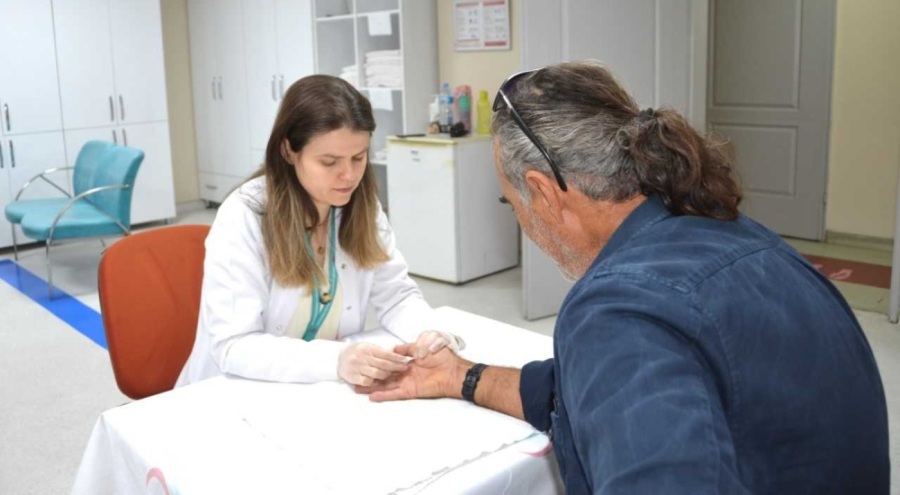İlker Çelikcan Fizik Tedavi Hastanesi'nde el hareket kısıtlılığı rehabilitasyonla tedavi ediliyor