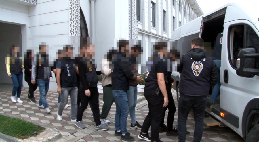 Sahte ilan yoluyla 71 kişiyi dolandıran 4 kişi tutuklandı!