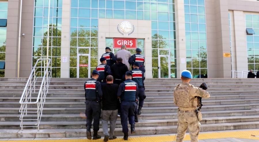 DEAŞ operasyonunda 3 kişi tutuklandı!