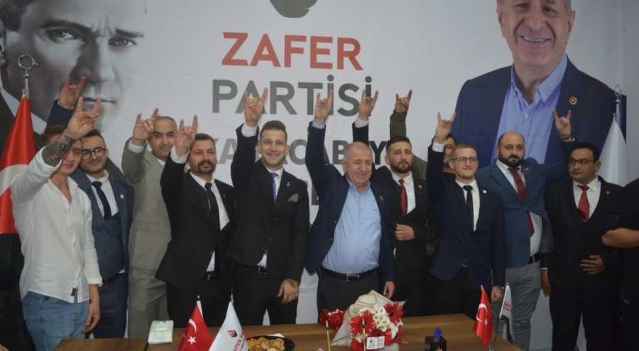Ümit Özdağ, partisinin Karacabey İlçe Başkanlığı'nın açılışını gerçekleştirdi