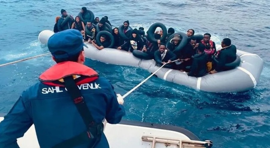 İzmir açıklarında 91 düzensiz göçmen kurtarıldı