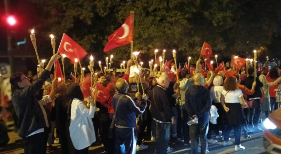 Bursalılar, Cumhuriyet'in 100'üncü yılı için yürüdü